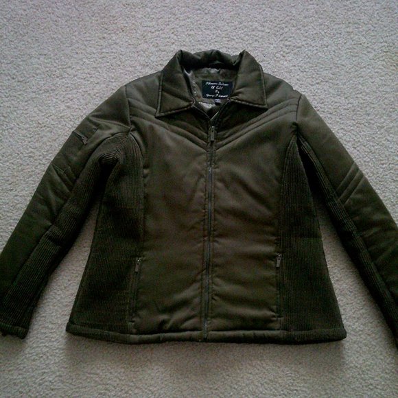 Lightweight Jacket: Olive Green. Zipper Sleeves & Shoulder Pockets. by Palomares - Picture 2 of 6